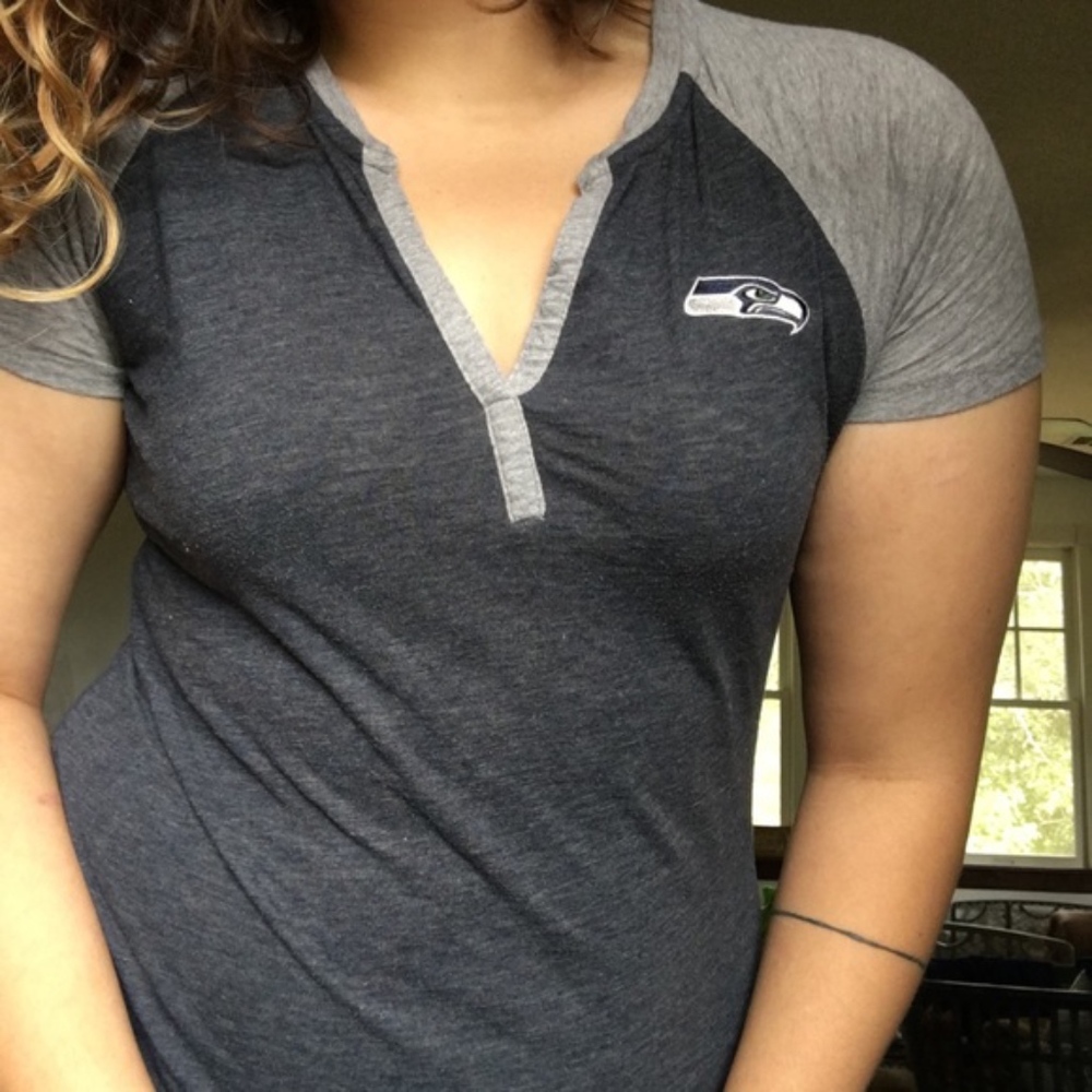 Gray Seattle Seahawks Tee T-shirt size large